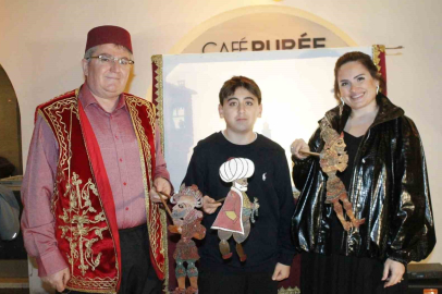 İzmirli Hayalbazlar Dijital Çağa Direniyor: 700 Yıllık Gölge Sanatı Yaşıyor!