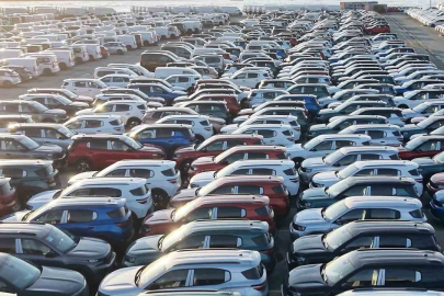 Haydarpaşa’da 2026 Model İstilası: Liman Dev Bir Oto Galerisine Dönüştü!