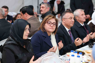 Halep’te Kardeşlik Sofrası: 10 Bin Kişi Aynı Anda İftar Açtı!