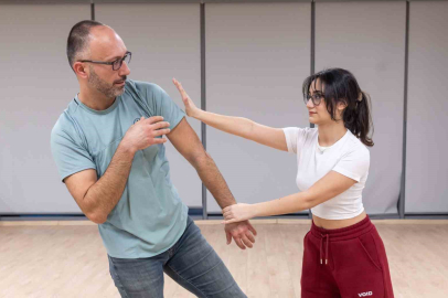 Yaşar Üniversitesi’nde Öz Savunma Eğitimi: "Bu Bir İsviçre Çakısıdır"