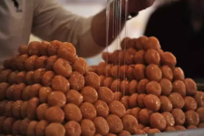 Bursa’da 66 Yıllık Gelenek: Ramazan Helvası İftar Sofralarını Süslüyor!