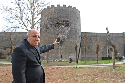 UNESCO Mirası Diyarbakır Surları Alarm Veriyor: Tek Kapı Restorasyon Bekliyor!