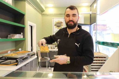 Eskişehirli Ustadan "Sahte Baklava" Uyarısı: Boğazınız Yanıyorsa Dikkat!