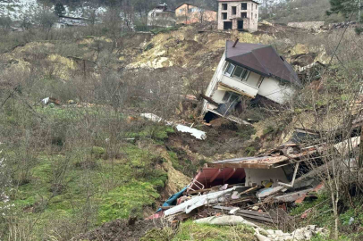 Ordu’da heyelan: Evler yıkıldı, yol çöktü