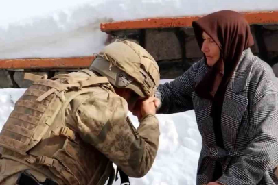 Bolulu Gülnaz Nineden Mehmetçiğe Sıcak El: 76 Yaşında İlmek İlmek Vefa!
