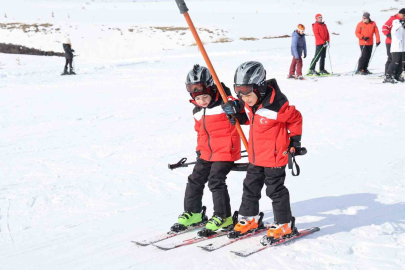 BEÜ Rektörü Elmastaş'tan Kayak Altyapı Antrenmanına Ziyaret