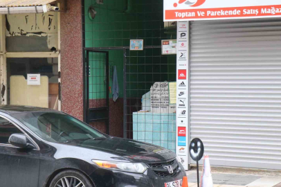 Adapazarı'nda Apartman Zemininde Gizemli Türbe Şaşırtıyor