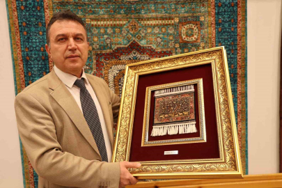 Kapadokya'da Paha Biçilemeyen Rekortmen İpek Halı