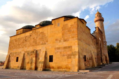 Niğde Alaeddin Camii'nin 8 Asırlık Sırrı Tanıtılıyor