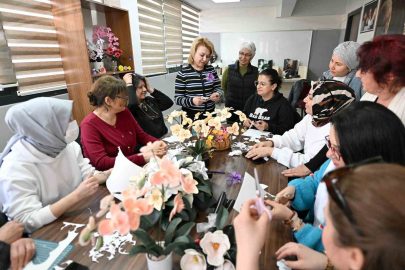 El Emeği Çiçekler Kadınlara Gelir Kapısı Oldu