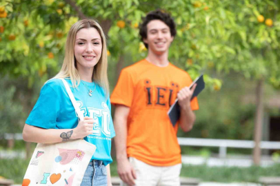 İEÜ'den Gençlere Kariyer Rehberi: Çevrim İçi Mezun Sohbetleri