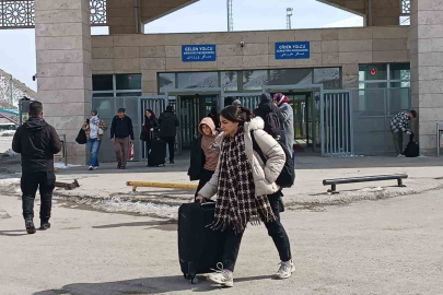 “Önce Vatanımız” Diyerek Sınır Kapısına Geldiler