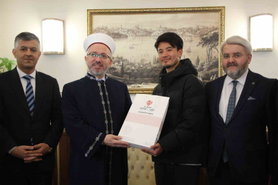 Japon Gezgin Türkiye'de Gördüğü İlgiyle İslam'ı Seçti