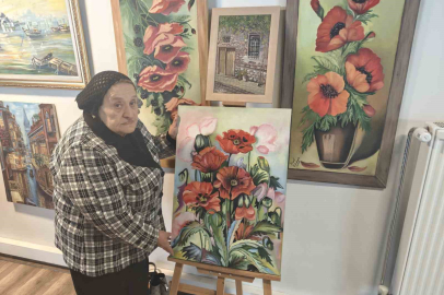 80 Yaşındaki Nimet Teyze Sergide Eserleriyle Yer Aldı