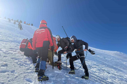 Uludağ’da Zirve Tırmanışı Kabusa Döndü: 2 Kadın Kurtarıldı