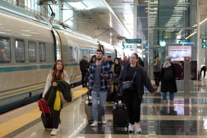 Bayram Yoğunluğuna Karşı Tren Seferleri Artıyor