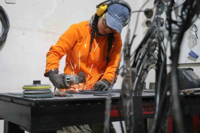 12 Metrekarede Devleşen Sanat: Korktuğu Metali Dünyaya İhraç Ediyor