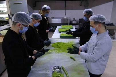 Gaziantep'te Bayram Bereketi: Kerebiç ve Kurabiye Mesaisi Başladı