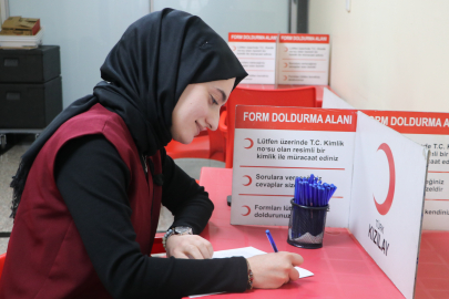 26 Kez Kan Bağışlayan Zeynep Erol'a Kızılay'dan Gümüş Madalya