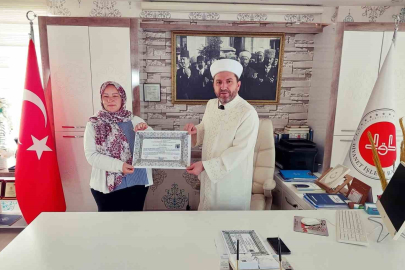 Antalya'da İhtida Heyecanı: Alman Nicole, Şehadet Getirip 'Ayla' Oldu