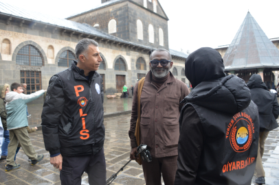Diyarbakır'da 7 Dilli Turizm Polisi Tarihe Güven Aşılıyor