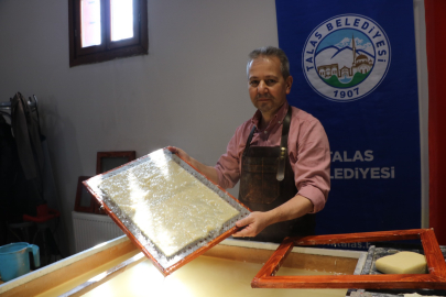 300 Yıllık Konakta 2 Bin Yıllık Sır: Çöpe Atılan Kıyafetlerden Bin Yıllık Kağıda!