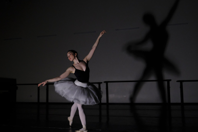 Fransa'da Türk Kuğusu: Doğa Deniz Usta'nın Şampiyonluk Destanı!