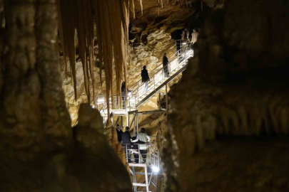 150 Milyon Yıllık Karaca Mağarası Bayramda Ziyaretçi Akınına Uğradı!