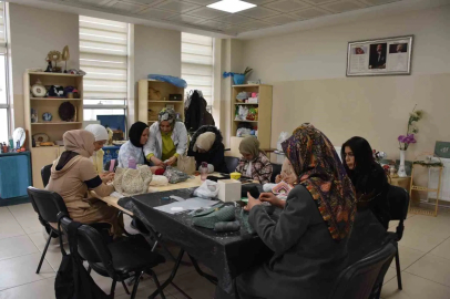 Kadınlar Geri Dönüşümü Sanata Çeviriyor