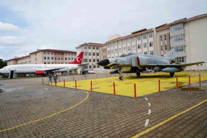 Aksu Uçak Bakım Lisesi Geleceğin Havacılarını Yetiştiriyor