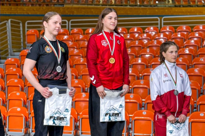 Milli Güreşçilerden Bulgaristan'da 6 Madalyalık Açılış