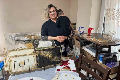 Özel Oğlu Arda İçin Evini Epoksi Atölyesine Çevirdi