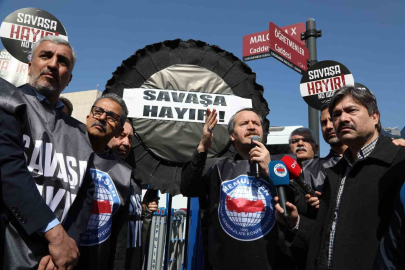 Memur-Sen'den ABD Büyükelçiliği'ne Siyah Çelenkli Protesto