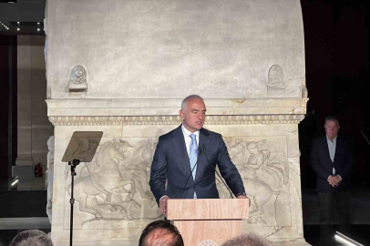 Çalınan Melek Heykeli 22 Yıl Sonra Patrikhaneye İade Edildi