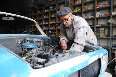Düzce'nin 90 Yaşındaki 'Anadol Suat'ı 76 Yıldır Meslekte