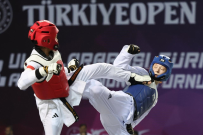 Türkiye Açık Taekwondo Turnuvası'nda Genç Kızlardan 19 Madalya