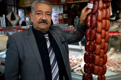 Uzmanından Sahte Sucuk Uyarısı: Karekodsuz Ürün Almayın