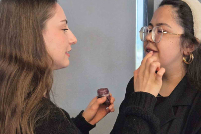 Samsun'da Atık Soğan Kabuklarından Yenilebilir Ruj Üretildi