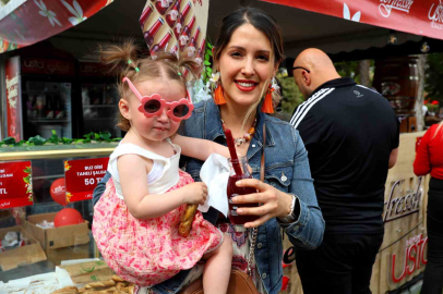 Adana Karnavalı'nda Çevreci Şalgam Damakları Şenlendiriyor