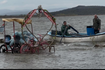 "Küçük Venedik" turizm sezonunu açtı ama yolları kapandı