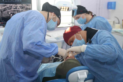 Iğdır Üniversitesi Diş Hastanesi'nde İlk İmplant Başarısı