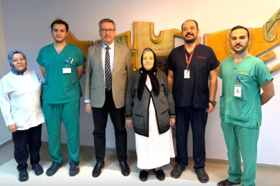 Kalça Bölgesindeki Dev Tümör Ameliyatla Alındı