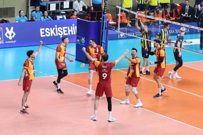 Galatasaray Fenerbahçe'yi 3-1 Geçerek Finale Çıktı
