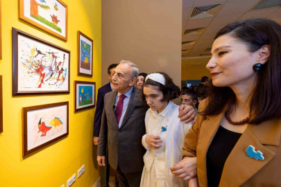 13 Yaşındaki Otizmli Ayşegül'den Farkındalık Sergisi