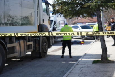 Çöp kamyonunun çarptığı yaşlı kadın hayatını kaybetti