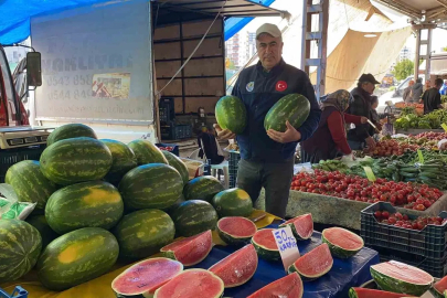 Mersin'de Sezonun İlk Karpuzu Dilim Dilim Satışa Çıktı