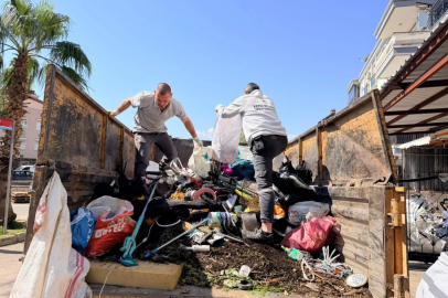 Aynı Evden 3 Yılda 20 Kamyon Çöp Çıkarıldı