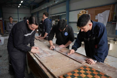 Geleceğin Denizcilerine Lisede Modern Boya Atölyesi