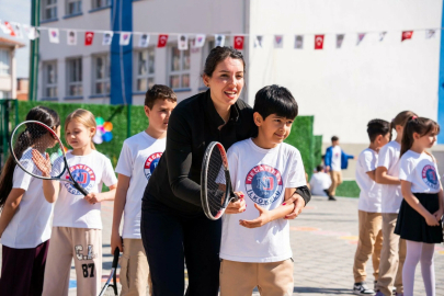 Milli Tenisçi İpek Soylu İzmir'de Çocuklara İlham Oldu