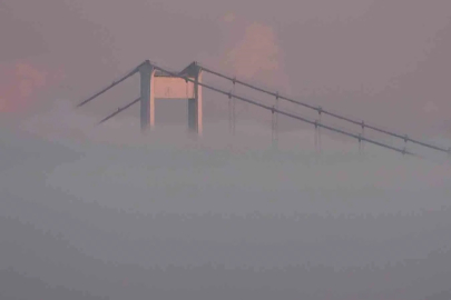 İstanbul Boğazı'nı Sis Esir Aldı, FSM Köprüsü Görünmez Oldu